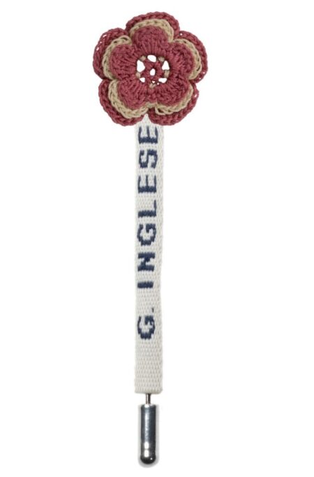 Cyclamen and Beige Rose of Ireland