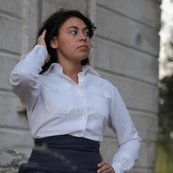 Camicia sartoriale da donna su misura G. Inglese realizzata a mano in Italia.