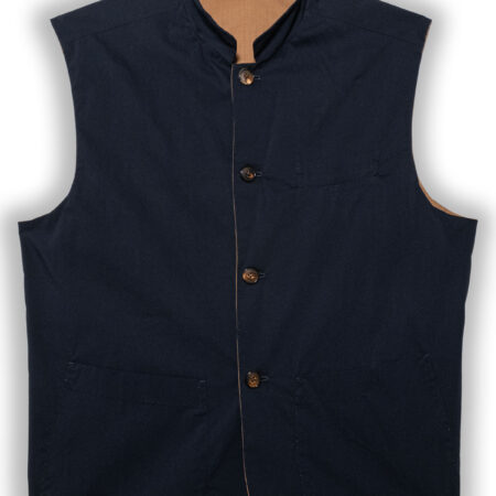 Cotton reversible gilet – front view in navy with beige interior