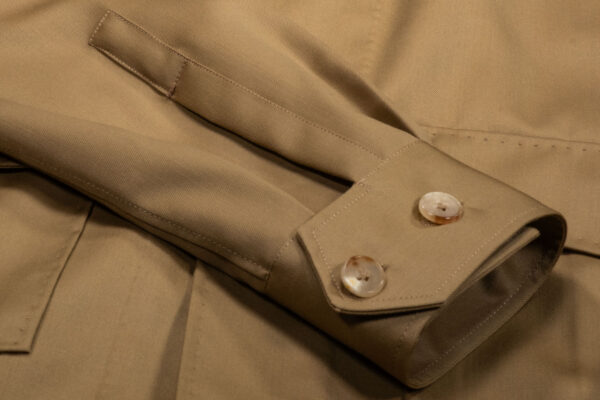 Tasmania wool sahariana guayabera - wrist and mother-of-pearl button detail - G. Inglese